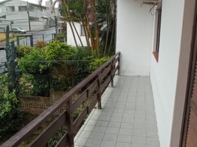 Casa à venda com 175m², 5 quartos, 5 vagas no bairro Tristeza em Porto Alegre - Foto 4