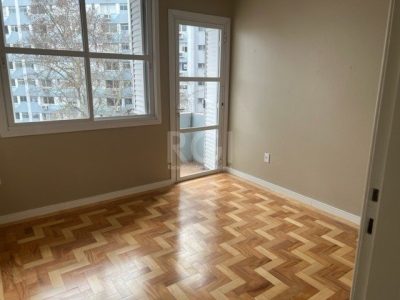 Apartamento à venda com 166m², 4 quartos, 1 suíte no bairro Independência em Porto Alegre - Foto 9