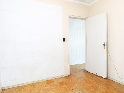 Casa à venda com 350m², 6 quartos, 1 suíte, 4 vagas no bairro Três Figueiras em Porto Alegre - Foto 25