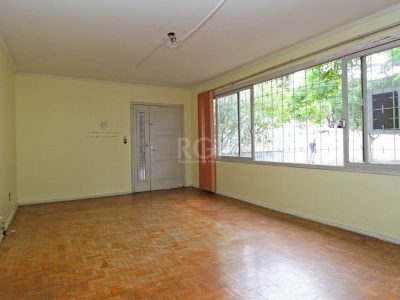 Casa à venda com 350m², 6 quartos, 1 suíte, 4 vagas no bairro Três Figueiras em Porto Alegre - Foto 26