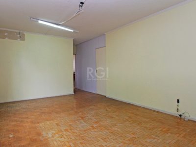 Casa à venda com 350m², 6 quartos, 1 suíte, 4 vagas no bairro Três Figueiras em Porto Alegre - Foto 28