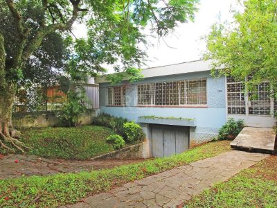 Casa à venda com 350m², 6 quartos, 1 suíte, 4 vagas no bairro Três Figueiras em Porto Alegre - Foto 3