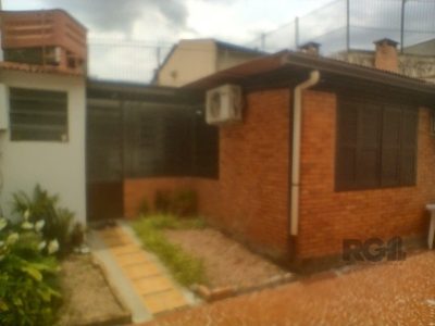 Casa à venda com 110m², 3 quartos, 2 vagas no bairro Passo d'Areia em Porto Alegre - Foto 10