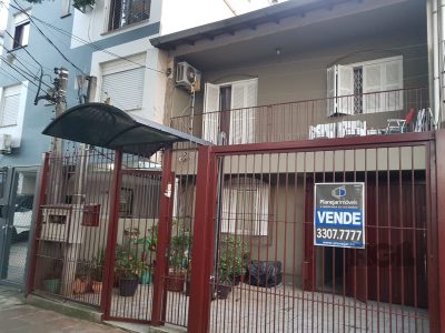 Casa à venda com 280m², 4 quartos, 4 vagas no bairro Santana em Porto Alegre - Foto 2