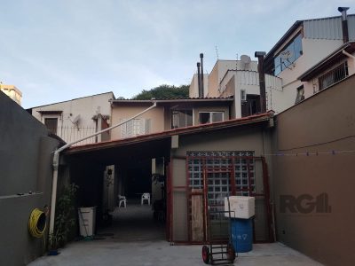 Casa à venda com 280m², 4 quartos, 4 vagas no bairro Santana em Porto Alegre - Foto 60