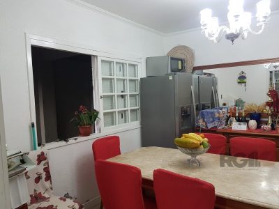 Casa à venda com 280m², 4 quartos, 4 vagas no bairro Santana em Porto Alegre - Foto 8