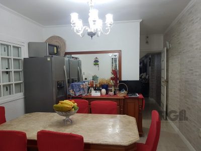 Casa à venda com 280m², 4 quartos, 4 vagas no bairro Santana em Porto Alegre - Foto 10