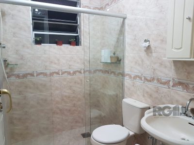 Casa à venda com 280m², 4 quartos, 4 vagas no bairro Santana em Porto Alegre - Foto 11