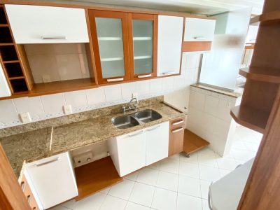 Apartamento à venda com 95m², 2 quartos, 1 suíte, 2 vagas no bairro Menino Deus em Porto Alegre - Foto 13