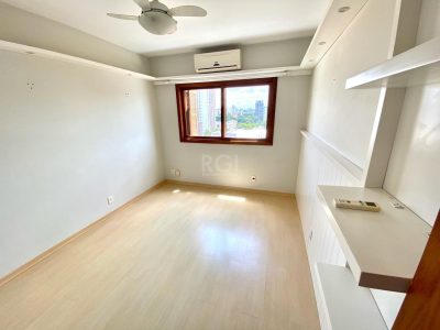 Apartamento à venda com 95m², 2 quartos, 1 suíte, 2 vagas no bairro Menino Deus em Porto Alegre - Foto 11