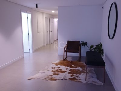 Apartamento à venda com 110m², 3 quartos, 3 suítes, 2 vagas no bairro Menino Deus em Porto Alegre - Foto 5