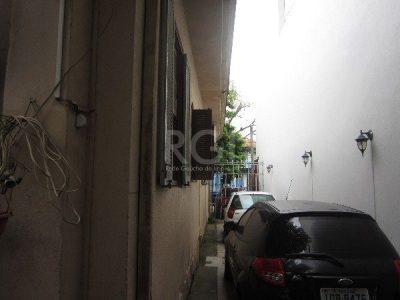 Casa à venda com 137m², 1 quarto, 1 suíte, 4 vagas no bairro Floresta em Porto Alegre - Foto 7