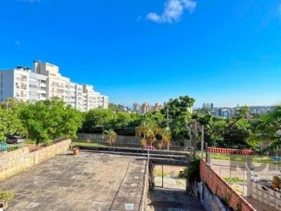 Casa à venda com 536m², 4 quartos, 1 suíte, 5 vagas no bairro Tristeza em Porto Alegre - Foto 34