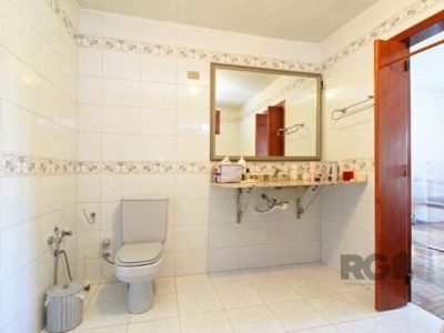 Casa à venda com 536m², 4 quartos, 1 suíte, 5 vagas no bairro Tristeza em Porto Alegre - Foto 20