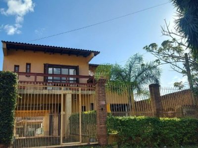 Casa à venda com 295m², 3 quartos, 1 suíte, 4 vagas no bairro Glória em Porto Alegre - Foto 2