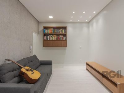 Apartamento à venda com 71m², 2 quartos no bairro Auxiliadora em Porto Alegre - Foto 2