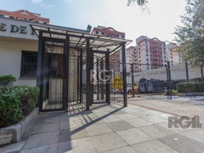 Apartamento à venda com 70m², 3 quartos, 1 suíte, 1 vaga no bairro Cristo Redentor em Porto Alegre - Foto 6