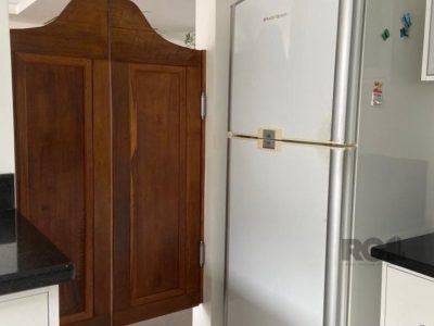 Casa à venda com 218m², 3 quartos, 1 suíte, 2 vagas no bairro Ipanema em Porto Alegre - Foto 36