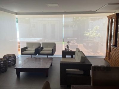 Casa à venda com 218m², 3 quartos, 1 suíte, 2 vagas no bairro Ipanema em Porto Alegre - Foto 2