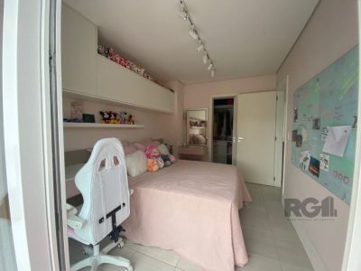 Casa à venda com 218m², 3 quartos, 1 suíte, 2 vagas no bairro Ipanema em Porto Alegre - Foto 23