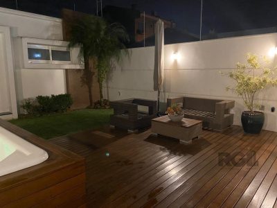 Casa à venda com 218m², 3 quartos, 1 suíte, 2 vagas no bairro Ipanema em Porto Alegre - Foto 41