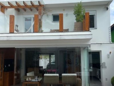 Casa à venda com 218m², 3 quartos, 1 suíte, 2 vagas no bairro Ipanema em Porto Alegre - Foto 44