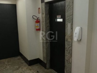 Conjunto/Sala à venda com 38m², 1 vaga no bairro Floresta em Porto Alegre - Foto 26