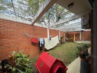 Casa à venda com 389m², 4 quartos, 1 suíte, 6 vagas no bairro Jardim do Salso em Porto Alegre - Foto 8