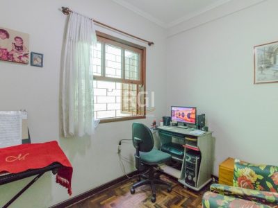 Casa à venda com 180m², 4 quartos, 1 vaga no bairro Partenon em Porto Alegre - Foto 5