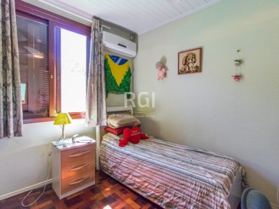 Casa à venda com 180m², 4 quartos, 1 vaga no bairro Partenon em Porto Alegre - Foto 15