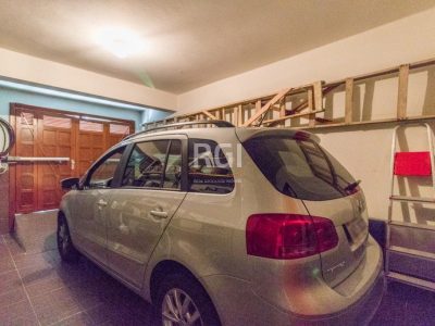 Casa à venda com 180m², 4 quartos, 1 vaga no bairro Partenon em Porto Alegre - Foto 22