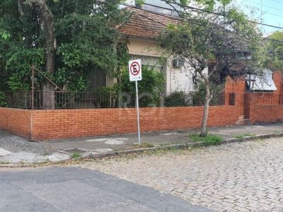 Casa à venda com 167m², 3 quartos, 2 vagas no bairro Passo d'Areia em Porto Alegre - Foto 2