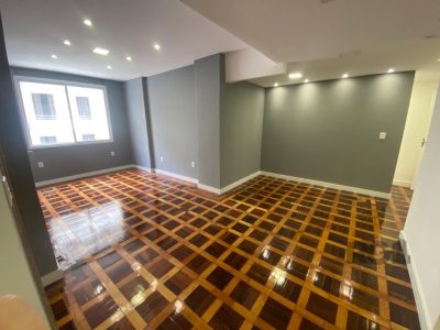 Apartamento à venda com 87m², 3 quartos no bairro Centro Histórico em Porto Alegre - Foto 2