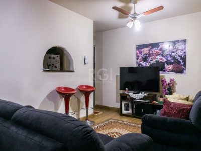 Apartamento à venda com 64m², 2 quartos no bairro Partenon em Porto Alegre - Foto 2