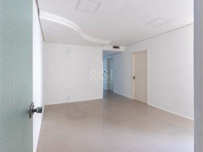 Conjunto/Sala à venda com 72m² no bairro Auxiliadora em Porto Alegre - Foto 3