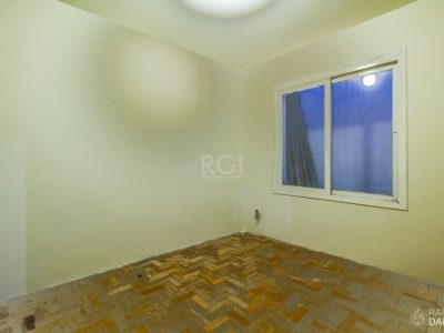 Casa à venda com 249m², 5 quartos, 1 suíte, 4 vagas no bairro Chácara das Pedras em Porto Alegre - Foto 4