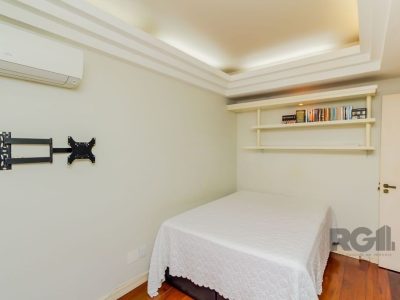 Apartamento à venda com 191m², 4 quartos, 1 suíte, 2 vagas no bairro Bela Vista em Porto Alegre - Foto 18