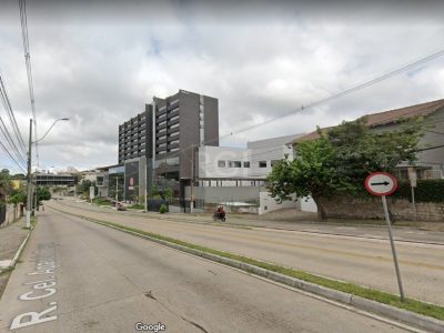 Casa à venda com 400m², 7 quartos, 1 suíte, 2 vagas no bairro Glória em Porto Alegre - Foto 4