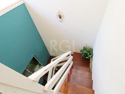 Casa à venda com 140m², 3 quartos, 1 suíte, 3 vagas no bairro Ipanema em Porto Alegre - Foto 19