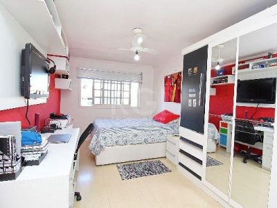 Casa à venda com 140m², 3 quartos, 1 suíte, 3 vagas no bairro Ipanema em Porto Alegre - Foto 22