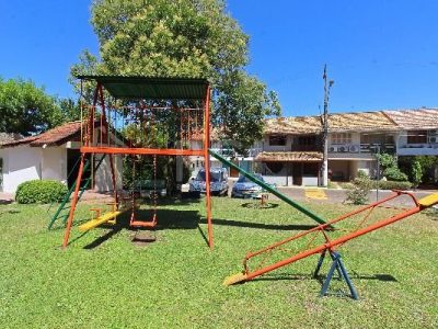 Casa à venda com 140m², 3 quartos, 1 suíte, 3 vagas no bairro Ipanema em Porto Alegre - Foto 33