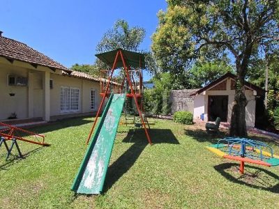 Casa à venda com 140m², 3 quartos, 1 suíte, 3 vagas no bairro Ipanema em Porto Alegre - Foto 35