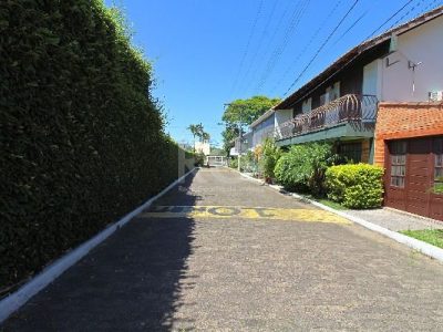 Casa à venda com 140m², 3 quartos, 1 suíte, 3 vagas no bairro Ipanema em Porto Alegre - Foto 38