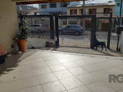 Casa à venda com 215m², 3 quartos, 3 suítes, 3 vagas no bairro Tristeza em Porto Alegre - Foto 2