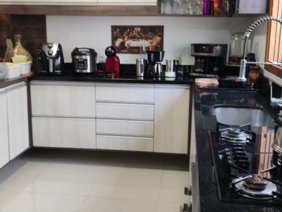 Casa à venda com 215m², 3 quartos, 3 suítes, 3 vagas no bairro Tristeza em Porto Alegre - Foto 10