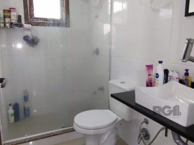 Casa à venda com 215m², 3 quartos, 3 suítes, 3 vagas no bairro Tristeza em Porto Alegre - Foto 21