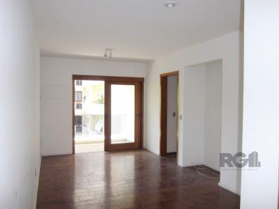 Apartamento à venda com 90m², 2 quartos, 1 suíte, 1 vaga no bairro Mont Serrat em Porto Alegre - Foto 3