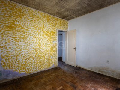 Casa à venda com 172m², 2 quartos, 1 suíte, 4 vagas no bairro Ipanema em Porto Alegre - Foto 19