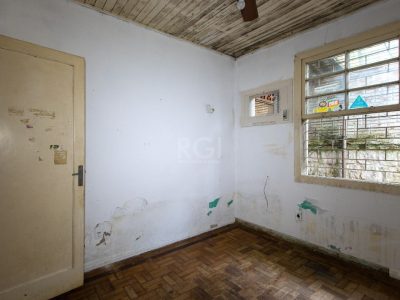 Casa à venda com 172m², 2 quartos, 1 suíte, 4 vagas no bairro Ipanema em Porto Alegre - Foto 36