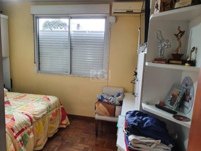 Apartamento à venda com 80m², 2 quartos, 1 vaga no bairro Medianeira em Porto Alegre - Foto 12